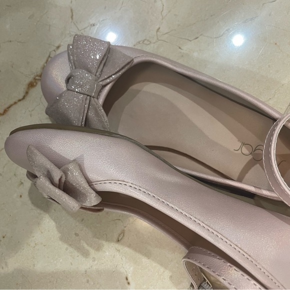 Girls pink Flats size 13 - Picture 2 of 6